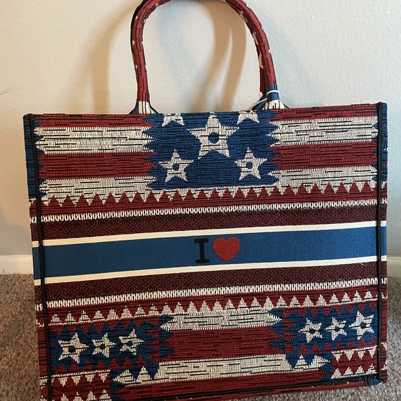 Slash sale🔥Dior book tote - Picture 13 of 13